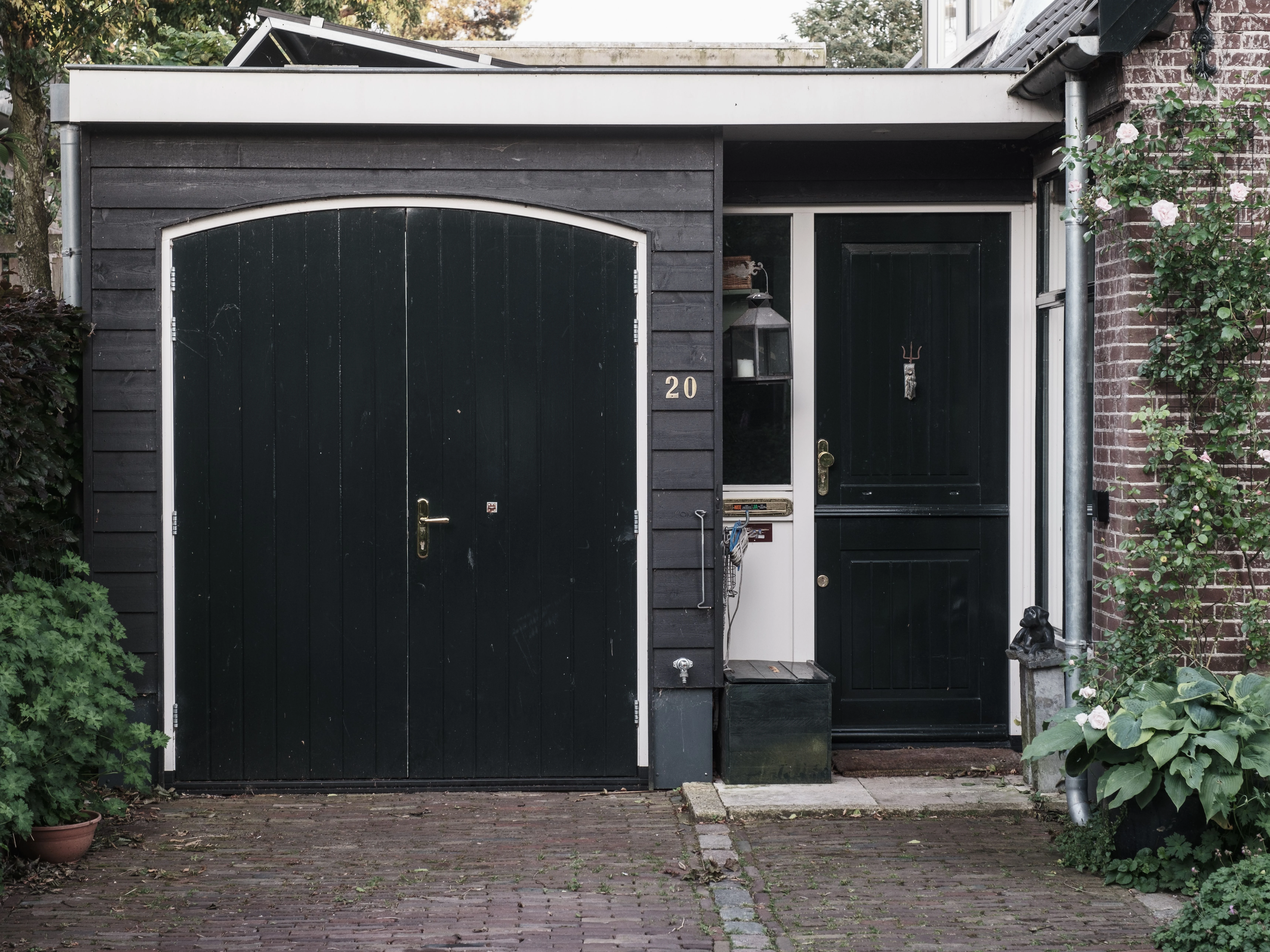 Residential garage door in Glendale