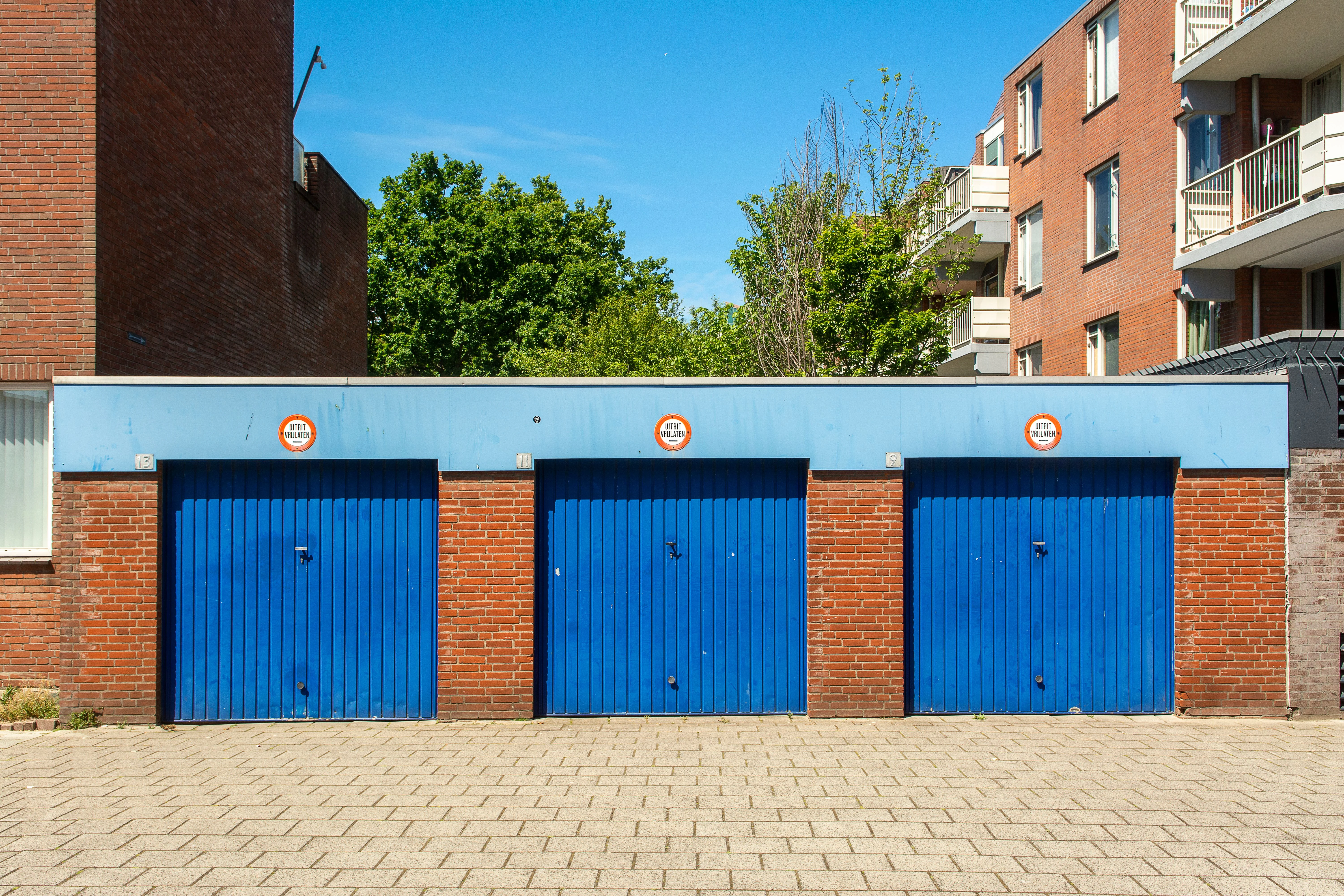 Residential garage door in Glendale